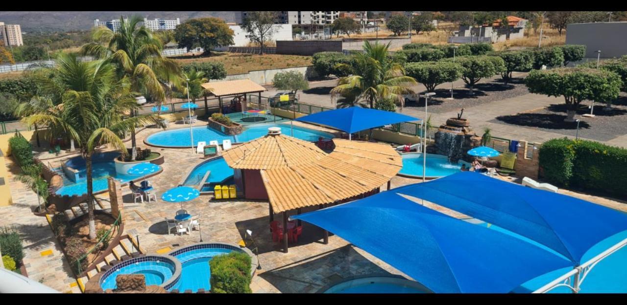 Flat Para Temporada Perto Singapura Shopping Com 7 Piscinas, Bar Molhado, Restaurante - A 3 Min Centro De Caldas Novas! Exterior photo